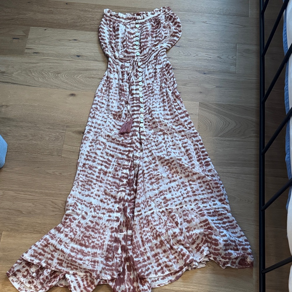 Elegant Tie-Dye Maxi Dress